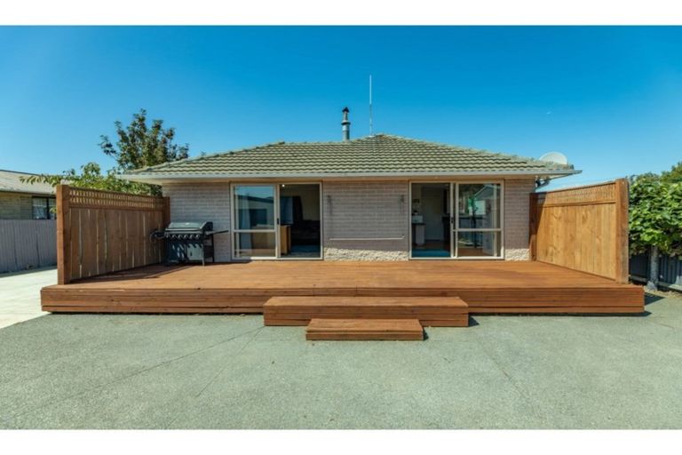 Photo of property in 17 Ariel Place, Aranui, Christchurch, 8061