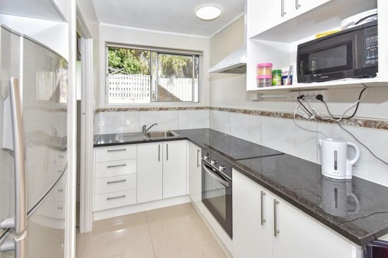 Photo of property in 2/1 Plunket Avenue, Papatoetoe, Auckland, 2104