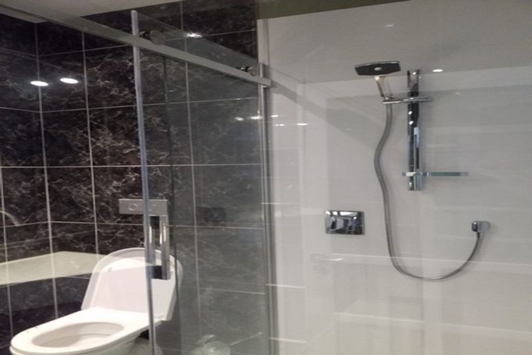 Photo of property in 11 Robieson Street, Roseneath, Wellington, 6011