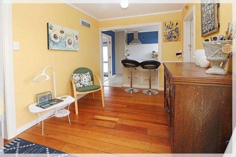 Photo of property in 8 Huia Street, Foxton Beach, Foxton, 4815