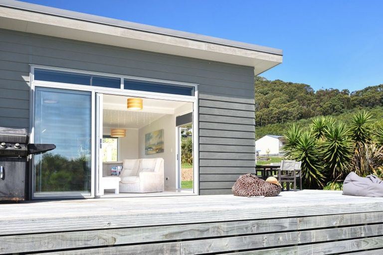 Photo of property in 3 Mahia Heights Drive, Mahia, 4198