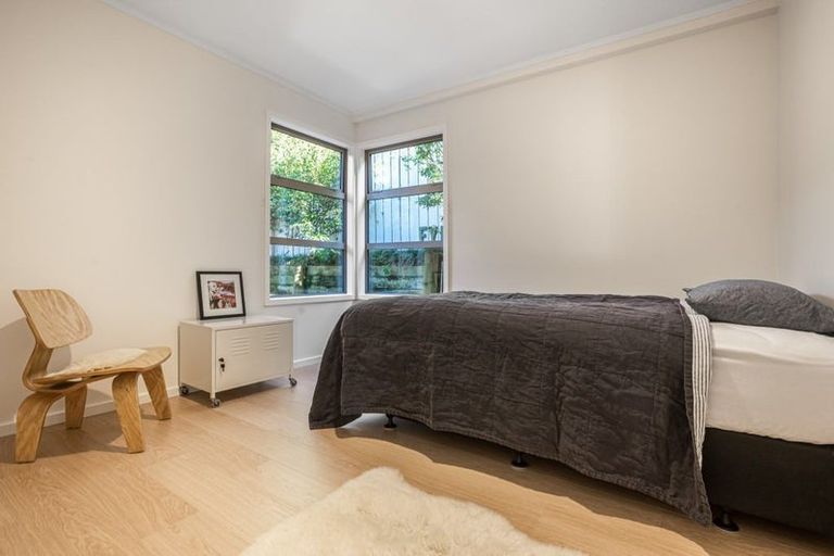 Photo of property in 2/13 Waitemata Road, Hauraki, Auckland, 0622