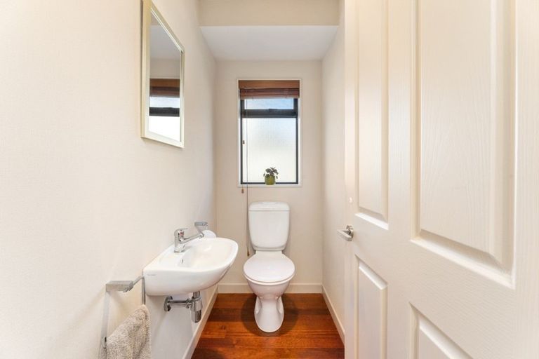 Photo of property in 25 Fairview Terrace, Waipahihi, Taupo, 3330