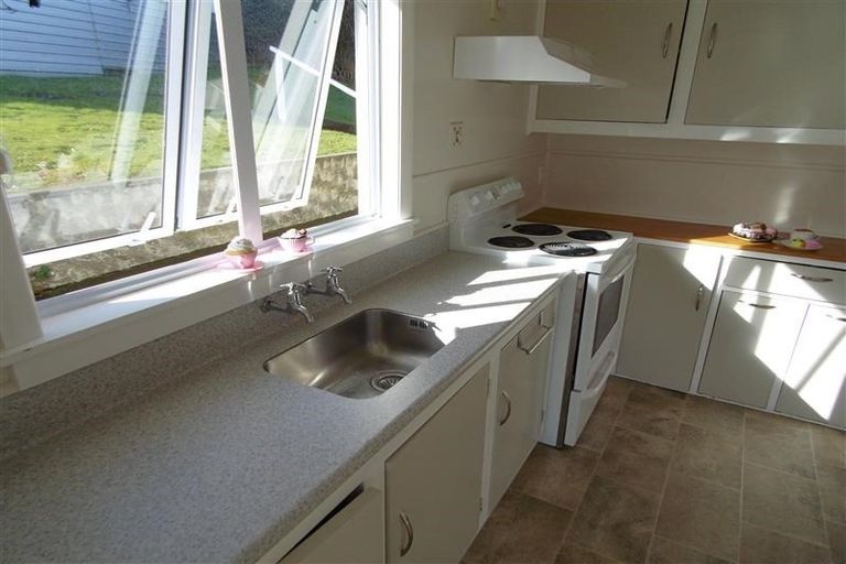 Photo of property in 7 Stuart Place, Blagdon, New Plymouth, 4310