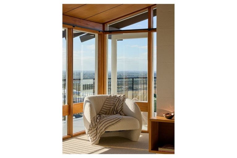 Photo of property in 76 Cannon Hill Crescent, Mount Pleasant, Christchurch, 8081