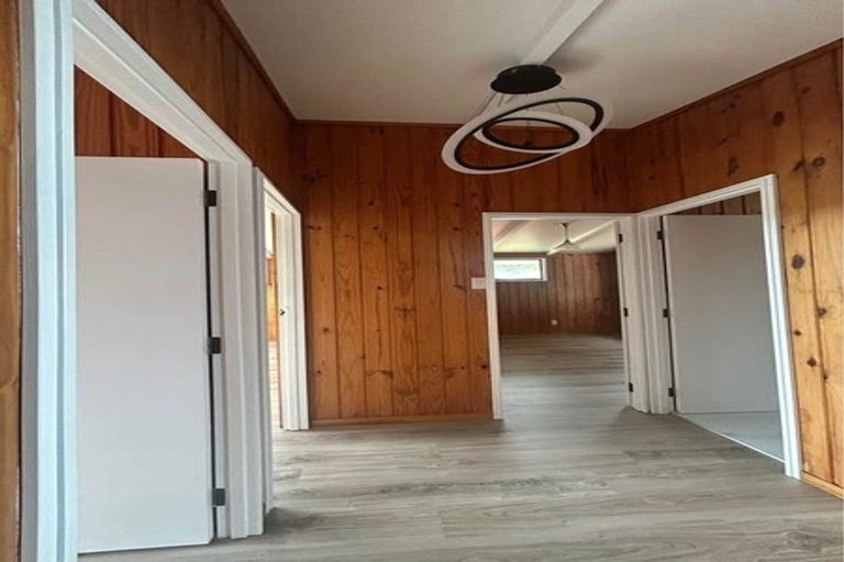 Photo of property in 36 Kingsclere Place, Goodwood Heights, Auckland, 2105