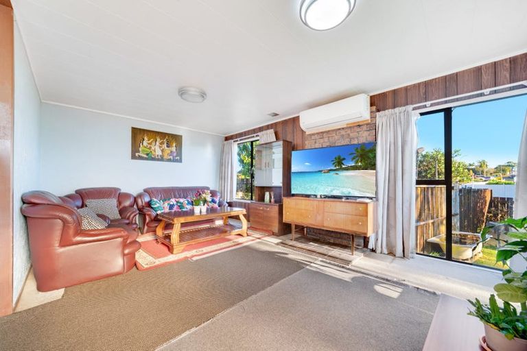 Photo of property in 1 Heathberry Close, Papatoetoe, Auckland, 2025