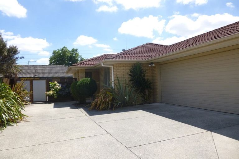 Photo of property in 221 Old Farm Road, Hamilton East, Hamilton, 3216