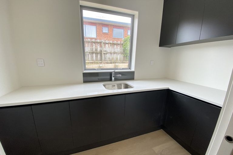 Photo of property in 22 Lorikeet Place, Unsworth Heights, Auckland, 0632