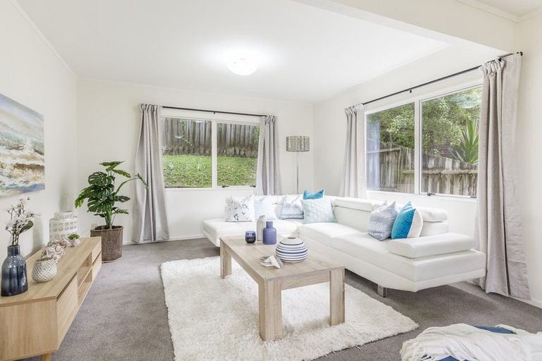 Photo of property in 21 Shetland Street, Glen Eden, Auckland, 0602