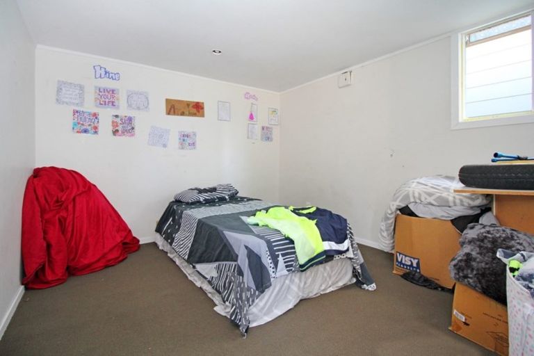 Photo of property in 1 Montego Place, Weymouth, Auckland, 2103