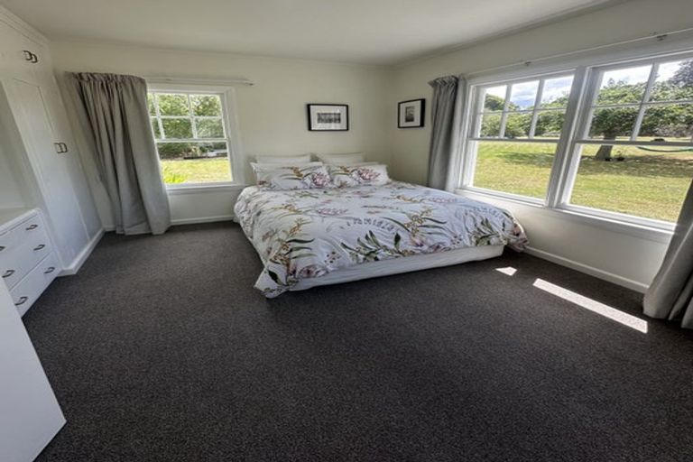 Photo of property in 137 Main North Road, Woodend, 7610