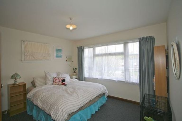 Photo of property in 143 Olliviers Road, Phillipstown, Christchurch, 8011