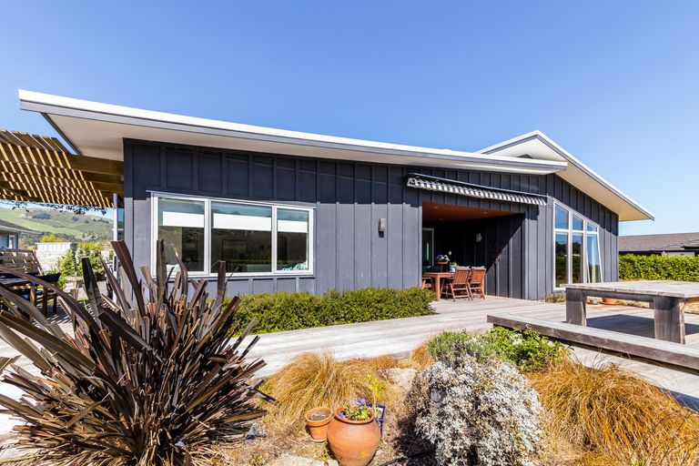 Photo of property in 31 Pukeko Way, Kinloch, Taupo, 3377