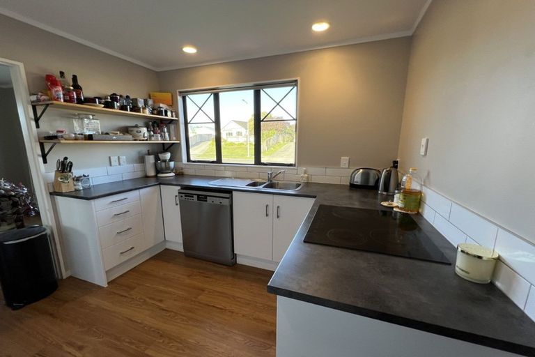 Photo of property in 33 Logan Way, Kelvin Grove, Palmerston North, 4414