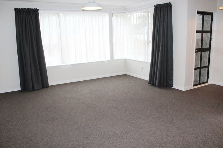 Photo of property in 3a Henry Street, Ebdentown, Upper Hutt, 5018