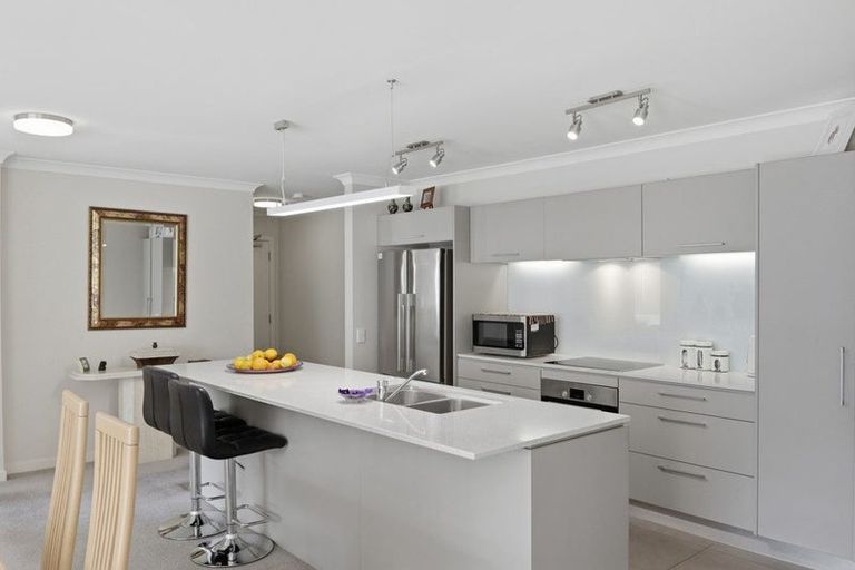 Photo of property in 37 Parkside Drive, Orewa, 0931