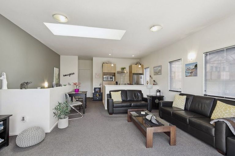 Photo of property in St Giles Court Apartments, 14/6 Vallance Street, Kilbirnie, Wellington, 6022