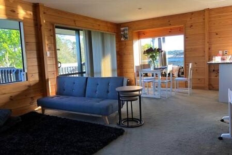 Photo of property in 264 State Highway 16, Kumeu, 0892