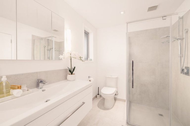 Photo of property in 23 Celia Street, Redcliffs, Christchurch, 8081