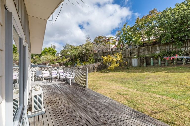 Photo of property in 36 Lavery Place, Sunnynook, Auckland, 0632