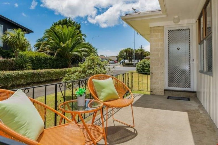 Photo of property in 1/48 Taharoto Road, Takapuna, Auckland, 0622