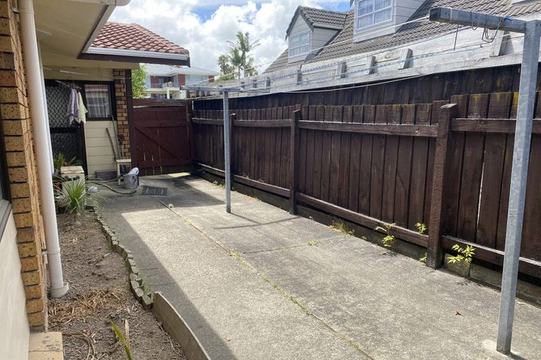 Photo of property in 227 Edmonton Road, Te Atatu South, Auckland, 0610