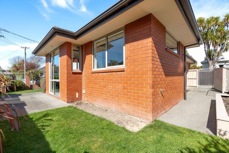 Photo of property in 37a Otara Street, Ilam, Christchurch, 8053