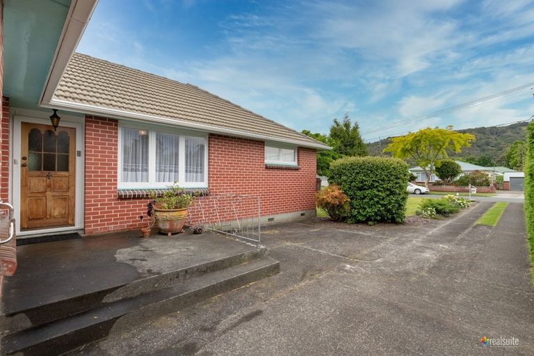 Photo of property in 41 Oxford Crescent, Ebdentown, Upper Hutt, 5018