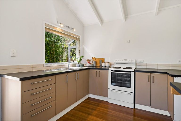 Photo of property in 1/40 Queen Mary Avenue, New Lynn, Auckland, 0600