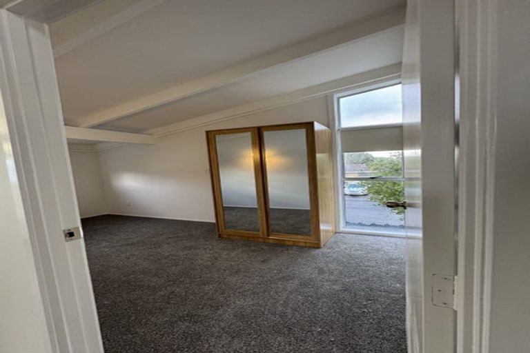 Photo of property in 1/3 Miraka Place, Birkenhead, Auckland, 0626