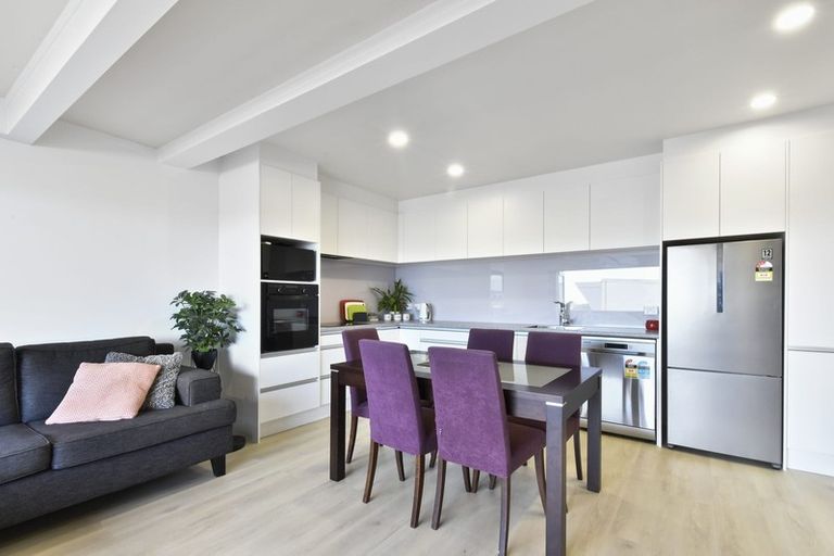 Photo of property in 6/11 Jack Conway Avenue, Manukau, Auckland, 2104