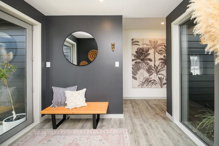 Photo of property in 10 Mediterranean Grove, Fitzherbert, Palmerston North, 4410