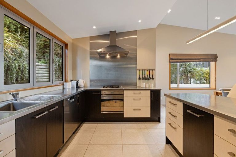 Photo of property in 5 Emerald Lane, Cashmere, Christchurch, 8022