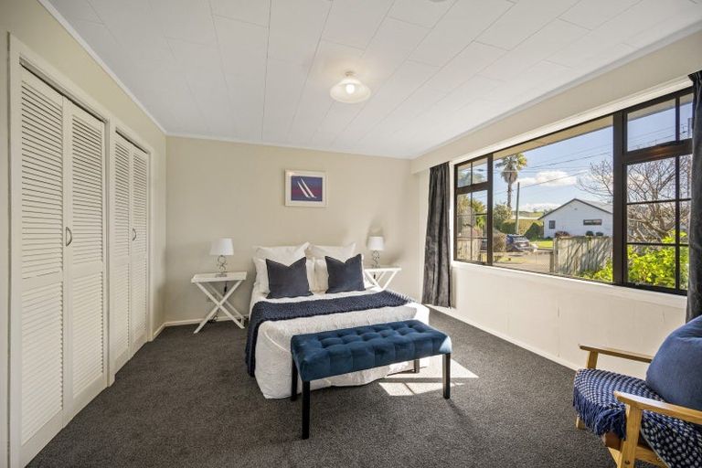 Photo of property in 28 Warwick Crescent, Taradale, Napier, 4112