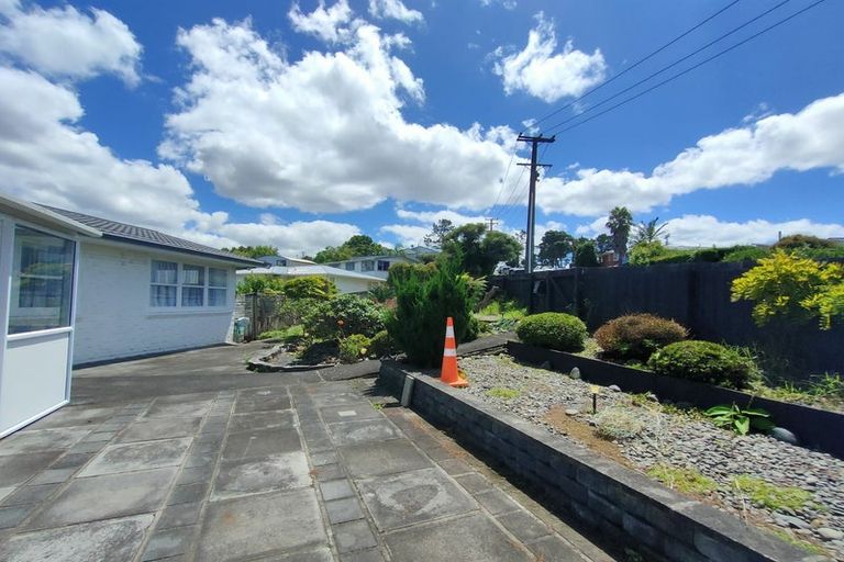 Photo of property in 7 Sycamore Drive, Sunnynook, Auckland, 0620