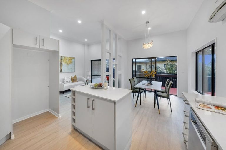 Photo of property in 29 Midhurst Avenue, Henderson, Auckland, 0612