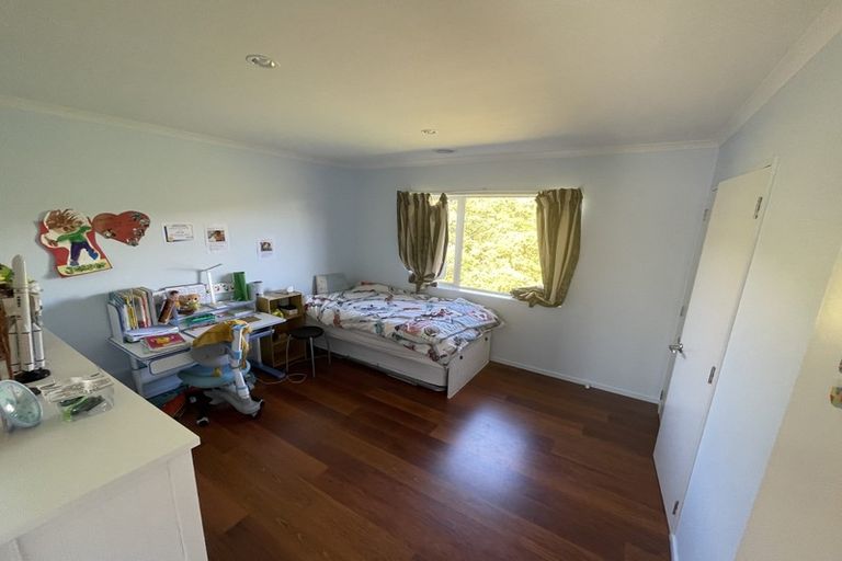 Photo of property in 9 Belize Grove, Grenada Village, Wellington, 6037