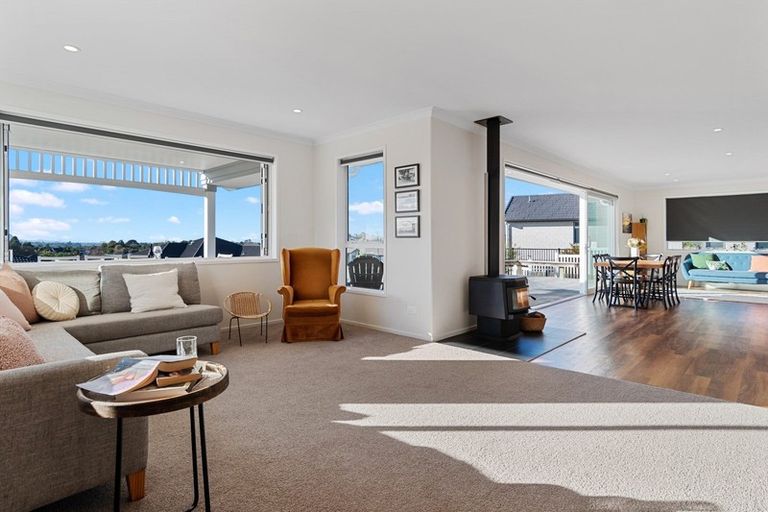 Photo of property in 15 Damien Place, Ohauiti, Tauranga, 3112