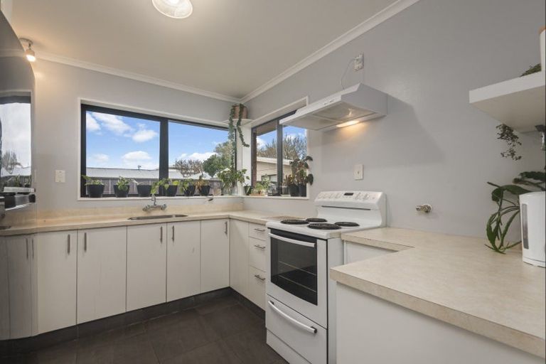Photo of property in 9a Rolleston Street, Hokowhitu, Palmerston North, 4410