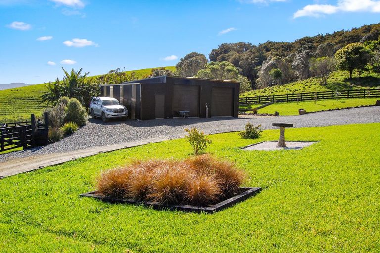 Photo of property in 598a Oneriri Road, Kaiwaka, 0573