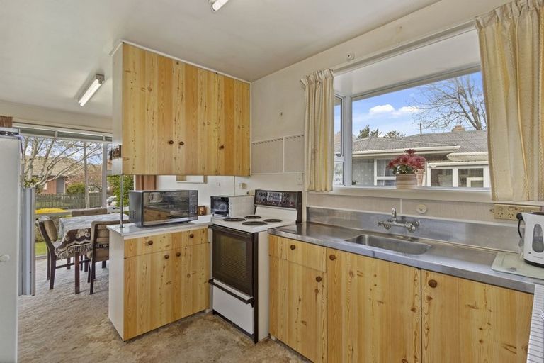 Photo of property in 62 Greendale Avenue, Avonhead, Christchurch, 8042