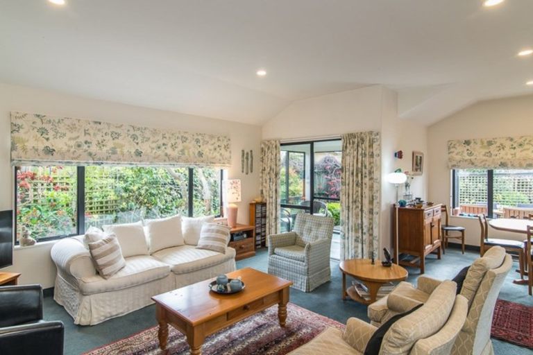 Photo of property in 17 Lorna Irene Drive, Raumati South, Paraparaumu, 5032