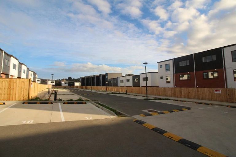 Photo of property in 18 Picturesque Drive, Flat Bush, Auckland, 2019