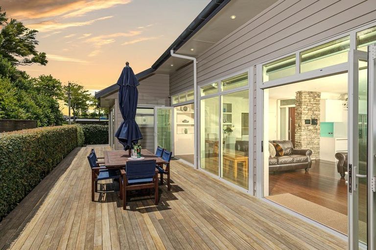 Photo of property in 51 Churchouse Road, Greenhithe, Auckland, 0632