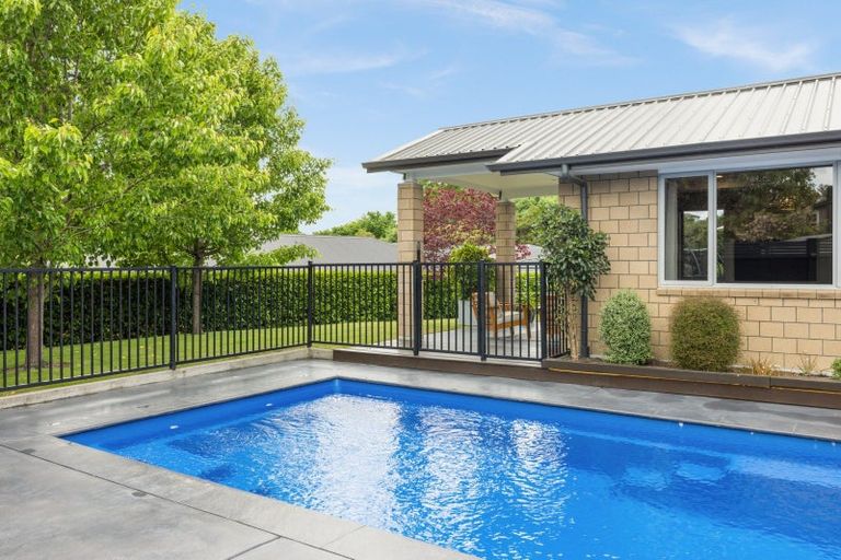 Photo of property in 17 Margaret Avenue, Havelock North, 4130