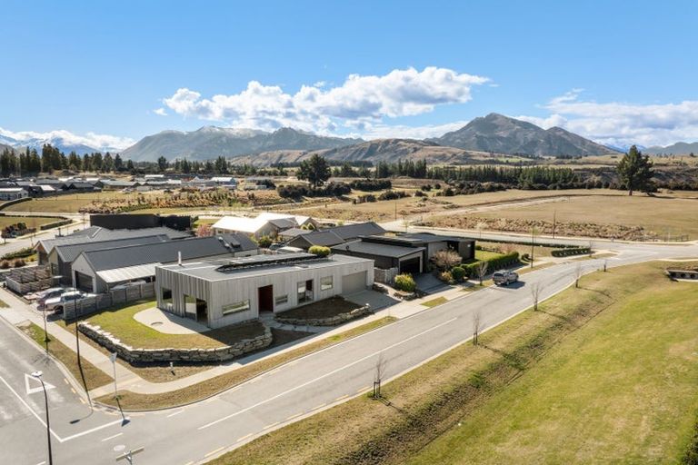 Photo of property in 6 Pounamu Avenue, Albert Town, Wanaka, 9305