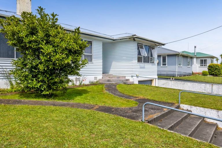 Photo of property in 130 Miranda Street, Stratford, 4332