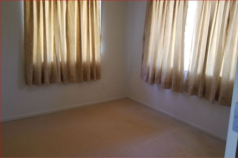 Photo of property in 12 Wheaton Place, Glen Eden, Auckland, 0602