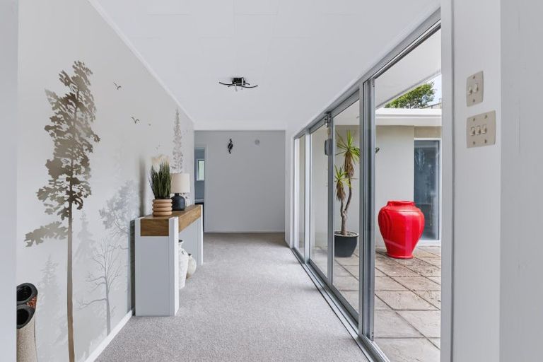 Photo of property in 172a Mangorei Road, Merrilands, New Plymouth, 4312